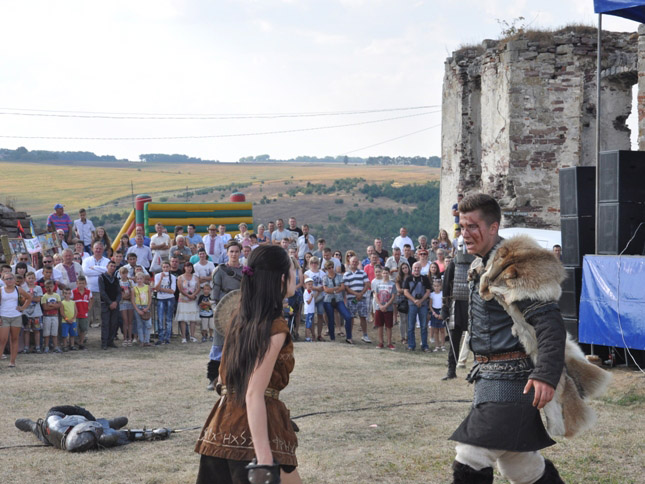 Свято в підзамочківському замку 320x240