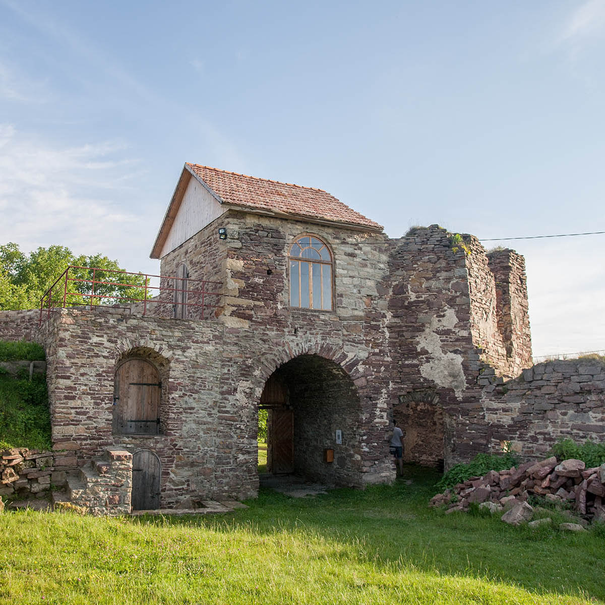 Руїни підзамочківського замку